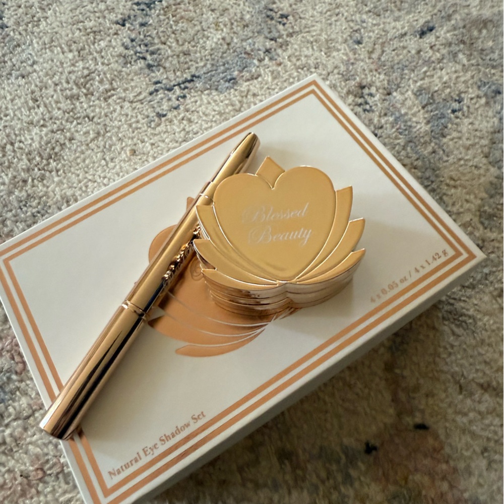 Blessed Beauty Natural Eye Shadow Set – NEW • Warm Neutrals Quad + Brush